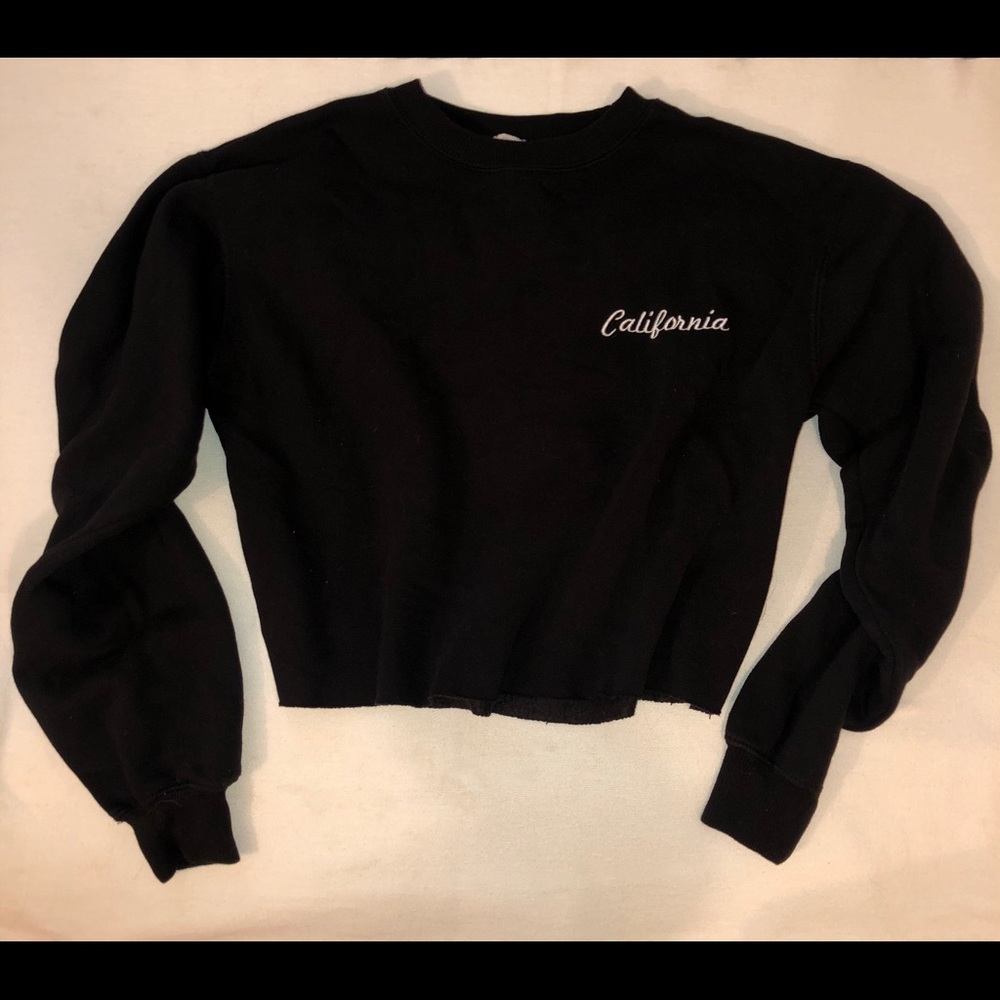 Cute Cropped Pullover Sweatshirt!